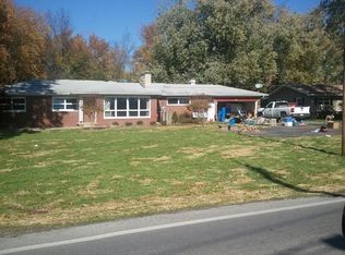 920 W Grand Ave, Carterville, IL 62918
