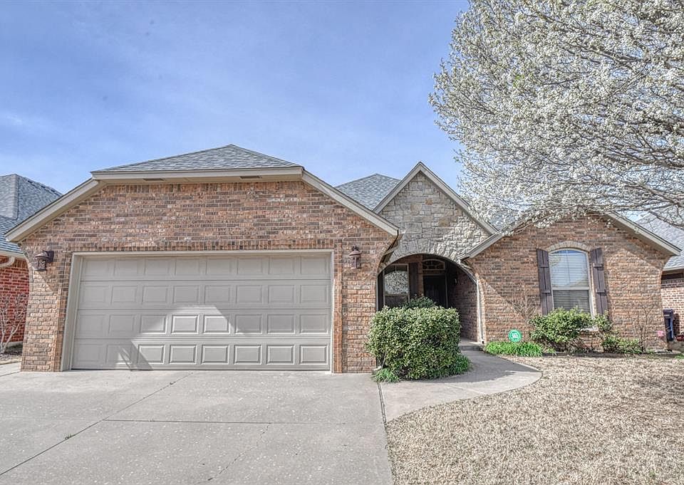 1st image of 17321 Avila Ln