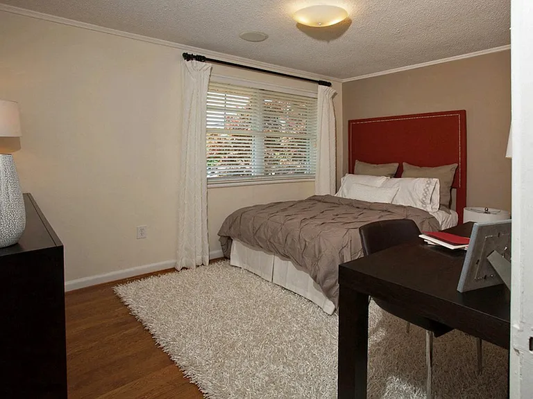 Glen Lennox Apartments — Photo 7