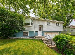 911 S University Ave, Beaver Dam, WI 53916