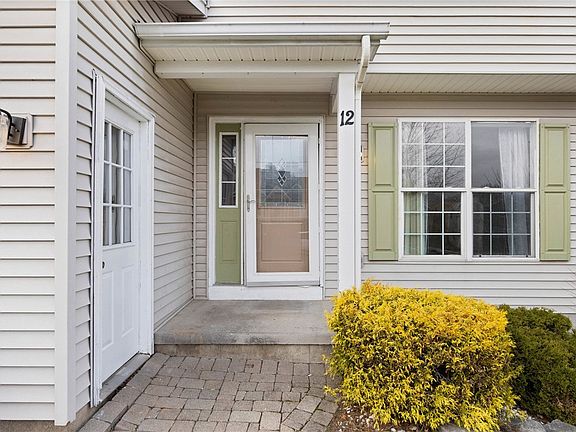 3rd image of 12 Cashmere Ct