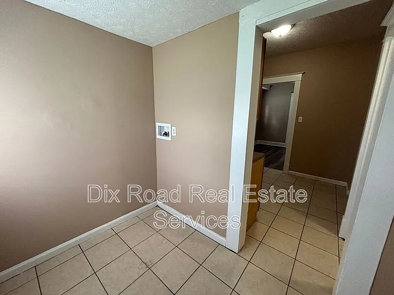 208 Garfield St — Photo 14