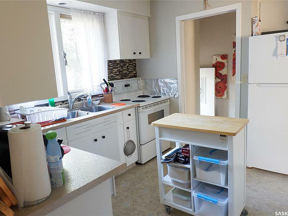 3rd image of 112 Wood Cres