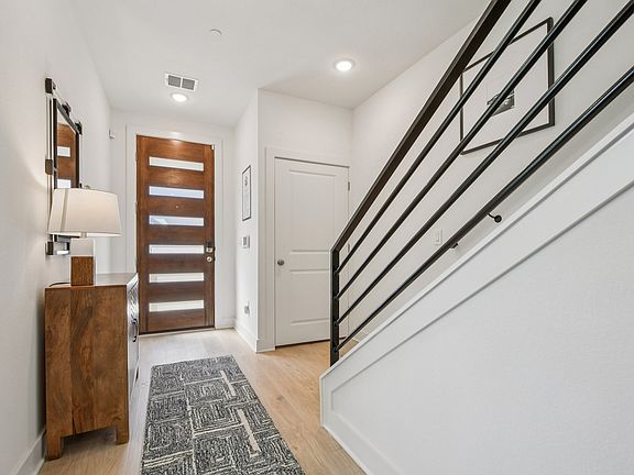 3rd image of 200 W 56th St Unit 7104