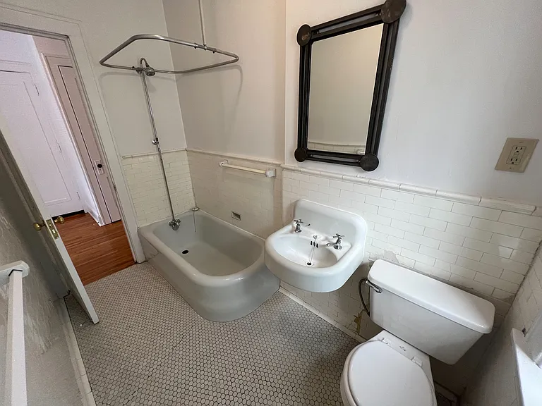 Stevens Square Apartments — Photo 156