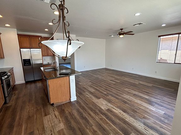 5th image of 7325 W Ellis St