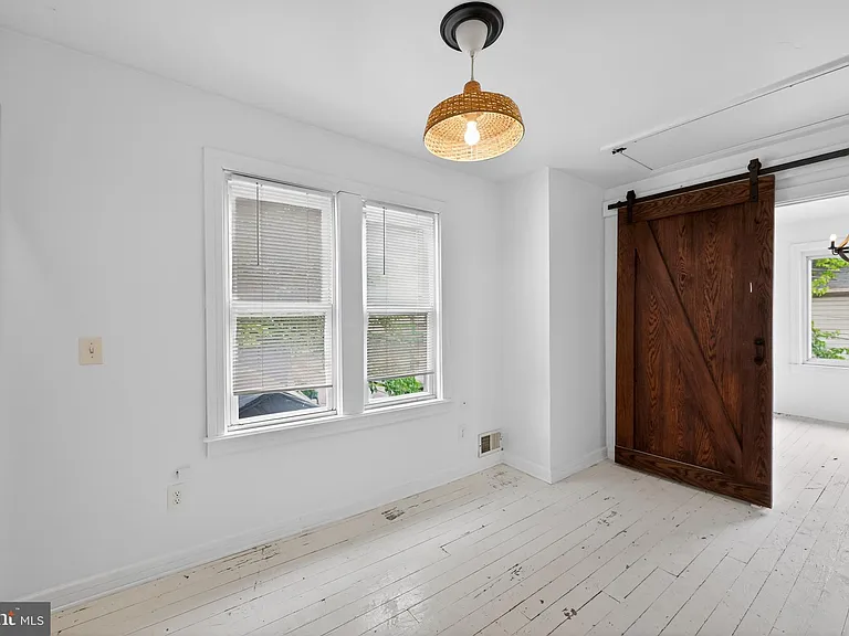 365 N Prune St — Photo 9