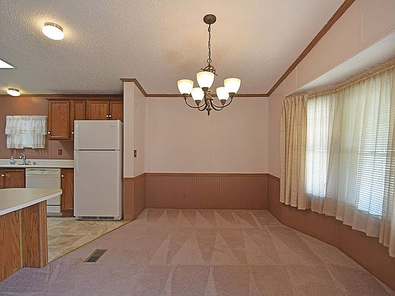 4th image of 402 Vista Ln