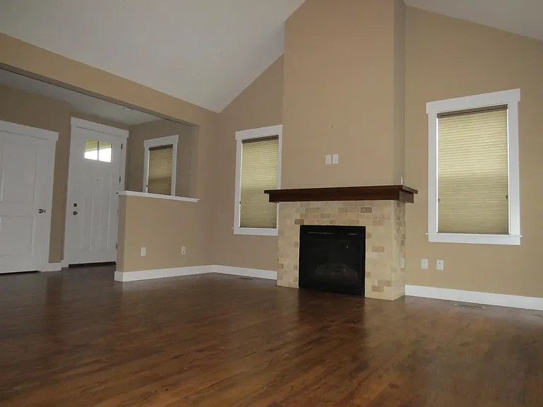 2845 Grand Lake Dr — Photo 2