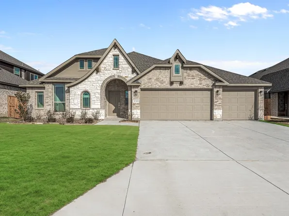 135 Sweetwater Dr, Commerce, TX 75428