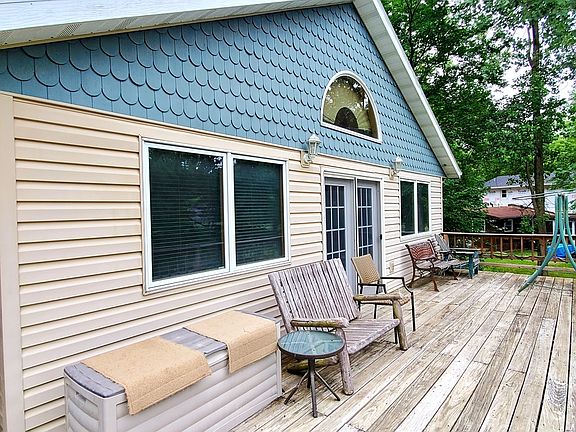 2nd image of 11018 Basswood Ct