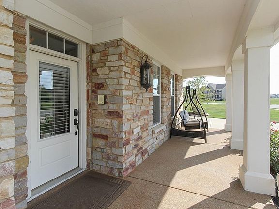 2nd image of 13833 Oliver Ln