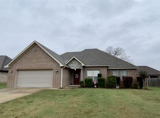 1105 Creekstone Cv, Searcy, AR 72143