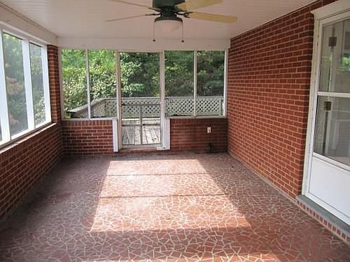 5th image of 4222 Woodridge Dr