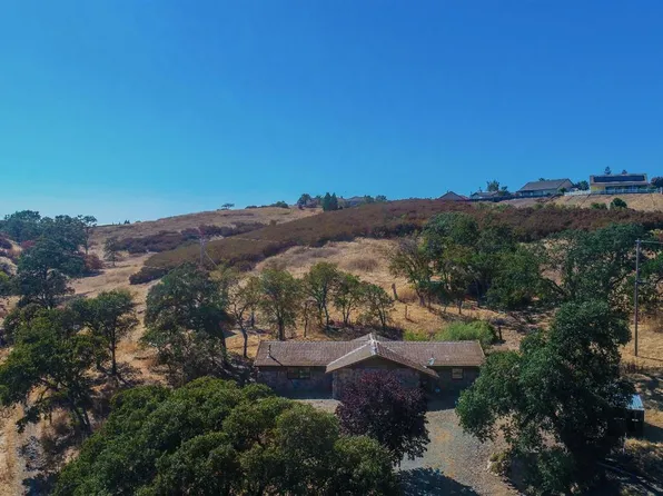 2734 Hogan Dam Rd, Valley Springs, CA 95252