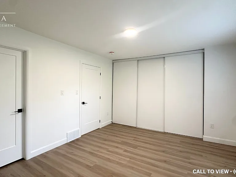 1415 Commissioners Rd W #2 — Photo 11
