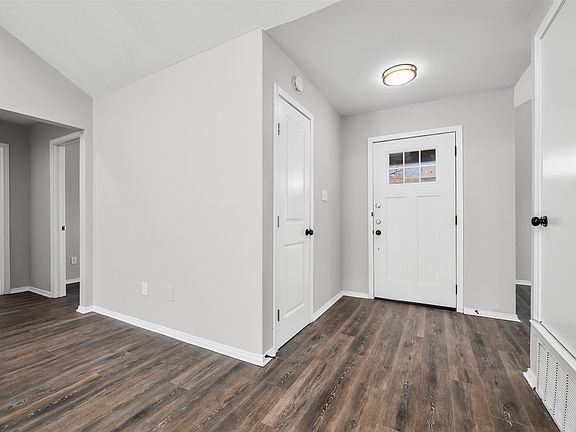 3rd image of 3719 Westminster Dr