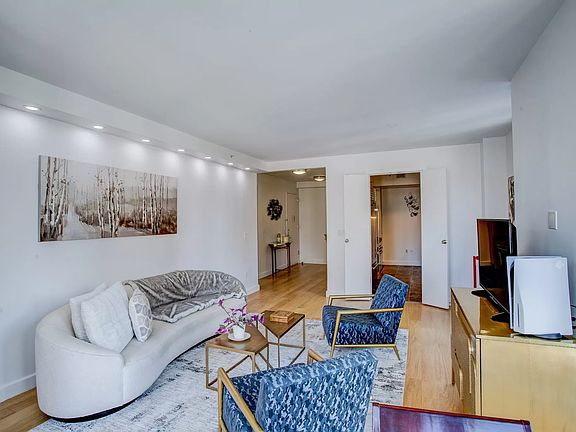 3rd image of 408 E 79th St APT 10A