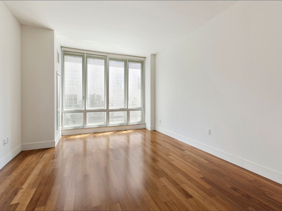 1st image of 250 E 53rd St APT 405