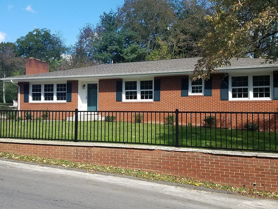 1st image of 300 S Rogers St