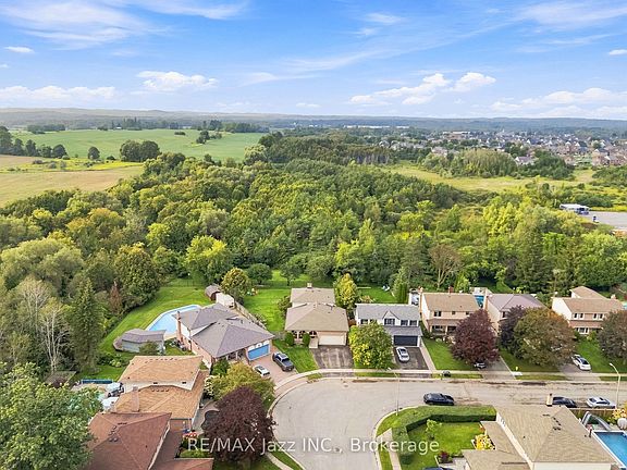 3rd image of 76 Chester Cres