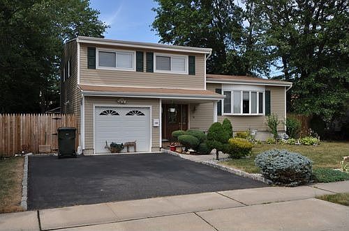4th image of 36 Louis St