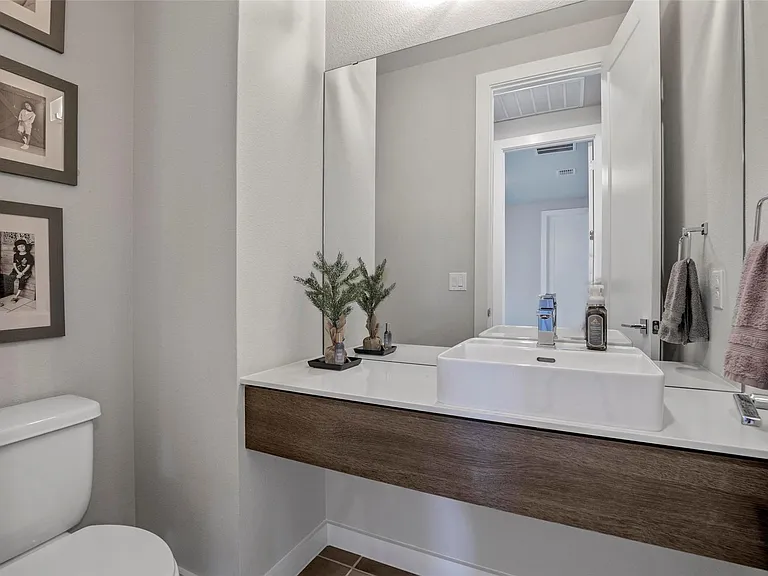 5322 Statesman Ln — Photo 16