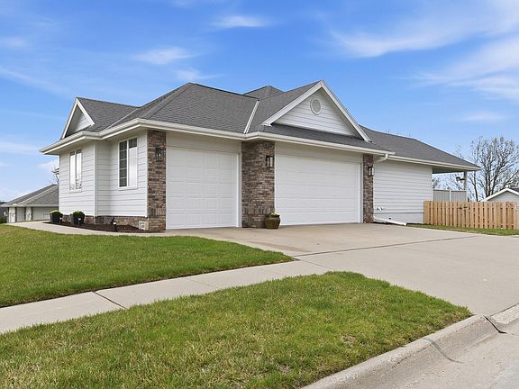 3rd image of 4105 Gladbrook Dr