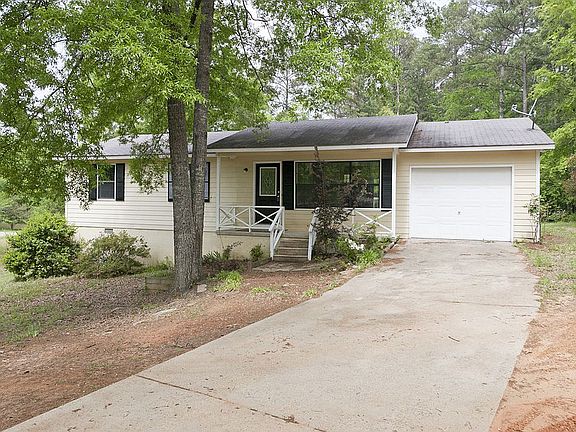 3rd image of 105 Penny Ln
