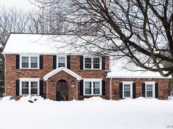 6 Silent Meadow Ln, Orchard Park, NY 14127