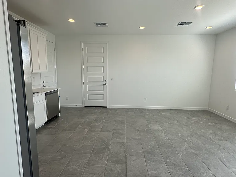 9833 W Sunderland Ave #2 — Photo 2