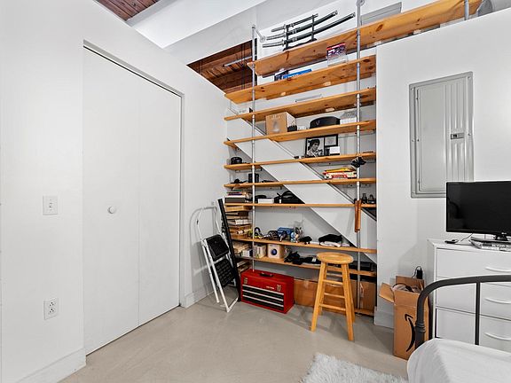 4th image of 118 Holmes St Unit 104