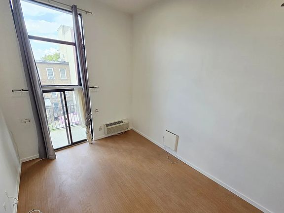 3rd image of 119 Hart St #3R
