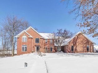 2964 S Telemark Cir, Green Bay, WI 54313
