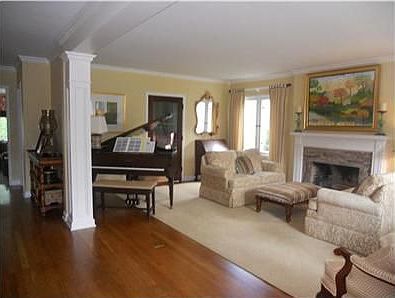 2nd image of 2412 Kensington Dr