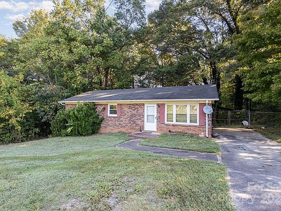 3rd image of 5001 Westgate Dr