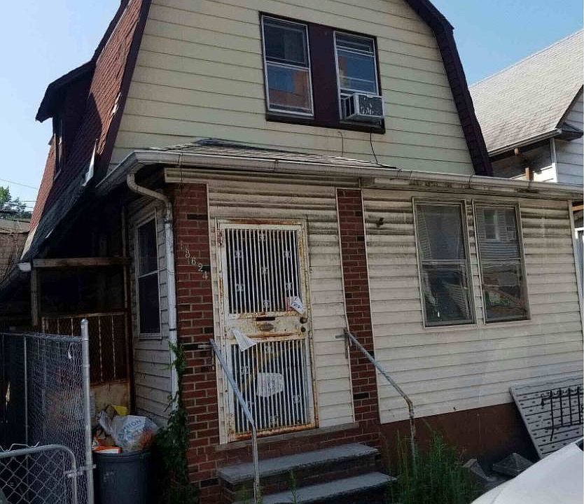 2nd image of 13624 Carlton Pl