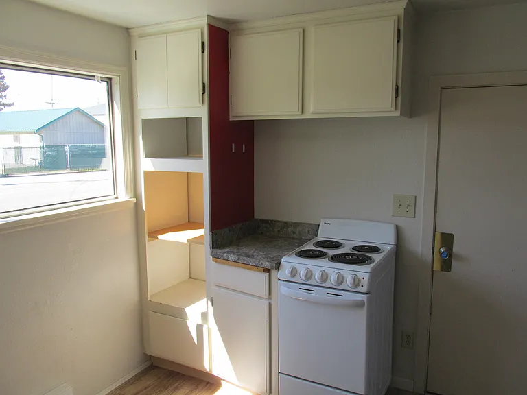 345 E Hazel Ave — Photo 5