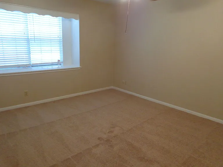 2735 Manila Ln — Photo 21