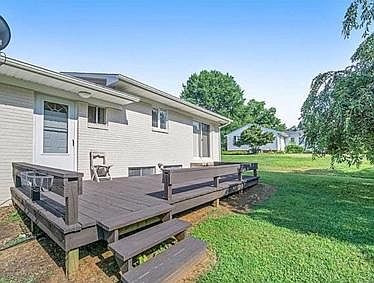 Outdoor deck