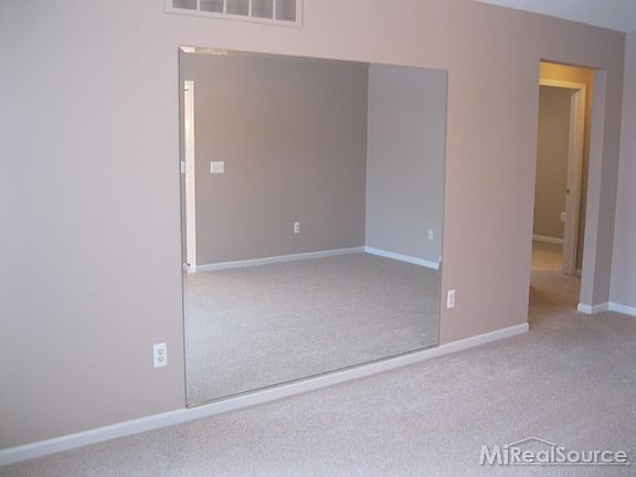 4th image of 51238 Elly Dr