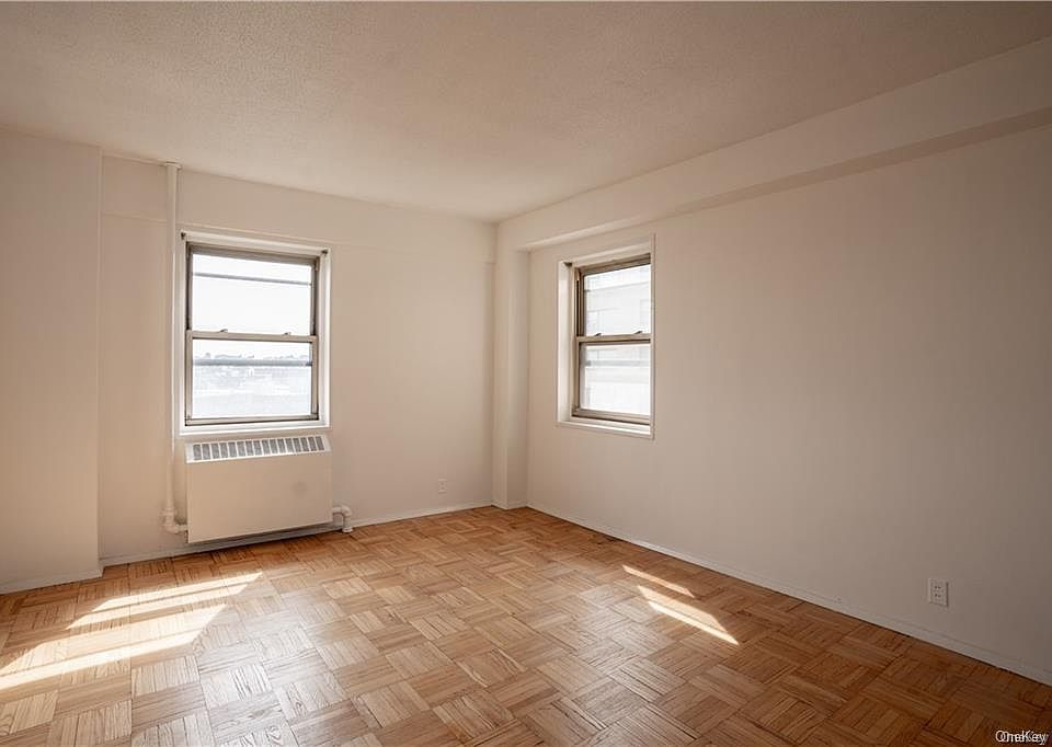2nd image of 5 Fordham Hill Oval APT 5E
