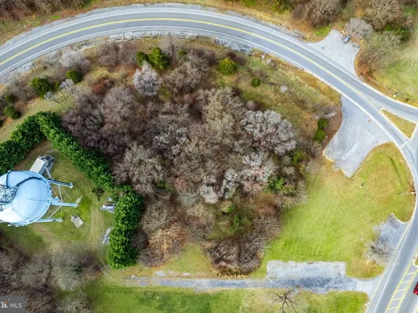 S George St, Charles Town, WV 25414