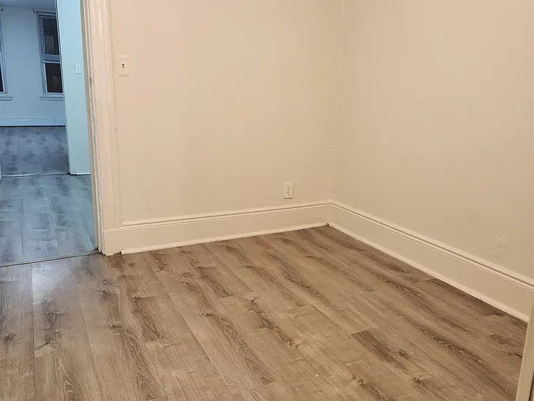 494 W Side Ave #1 — Photo 5