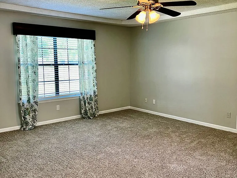 106 Plantation Oaks Dr — Photo 29