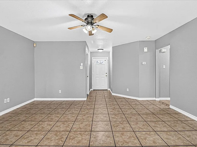6810 Blue Skyway Dr — Photo 7