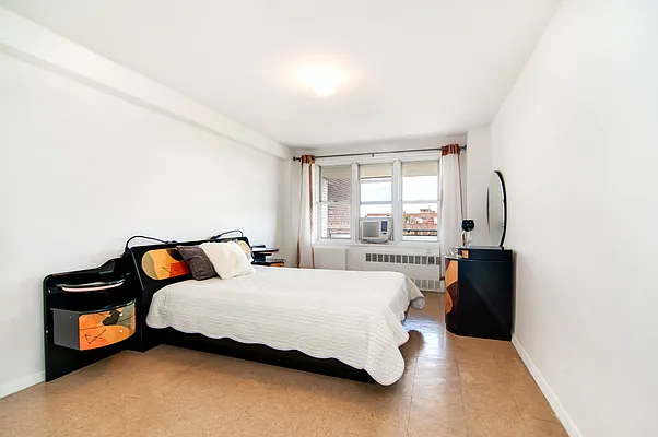 Sold by Compass | media 4