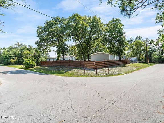 3rd image of 1060 Poplar Road