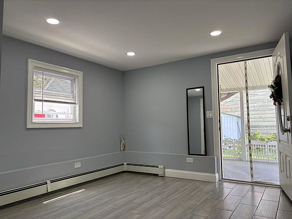 5th image of 384 Berg Ave #1
