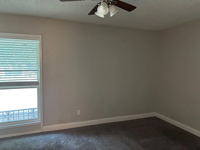 826 S Travis St — Photo 3